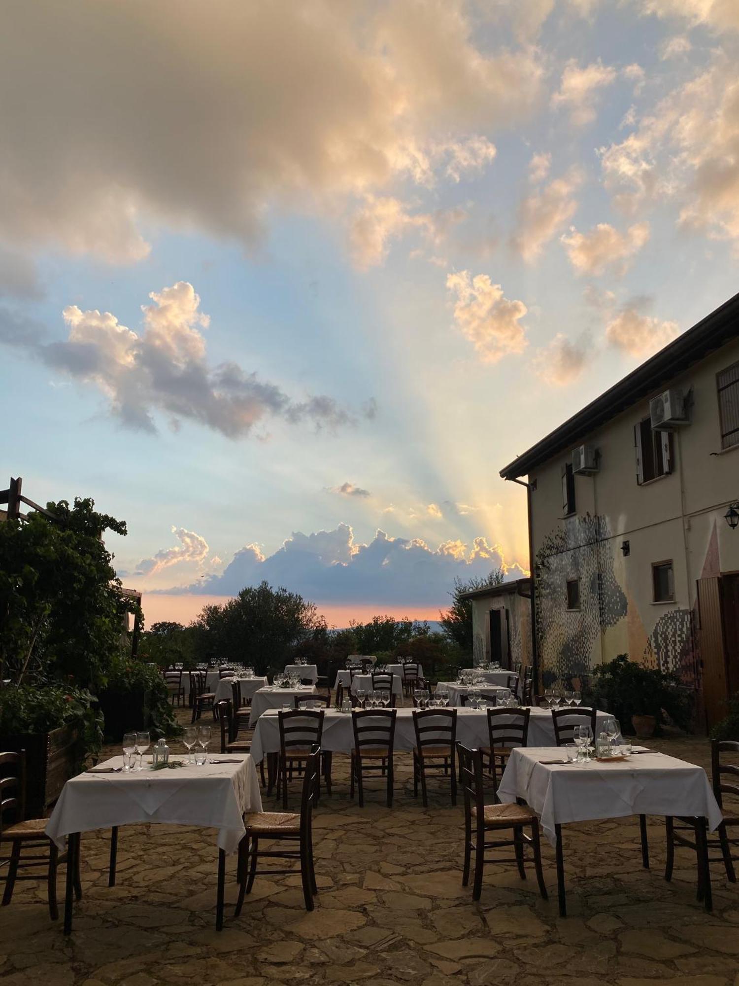 Agriturismo Il Riccio 蒙蒂基奥 外观 照片