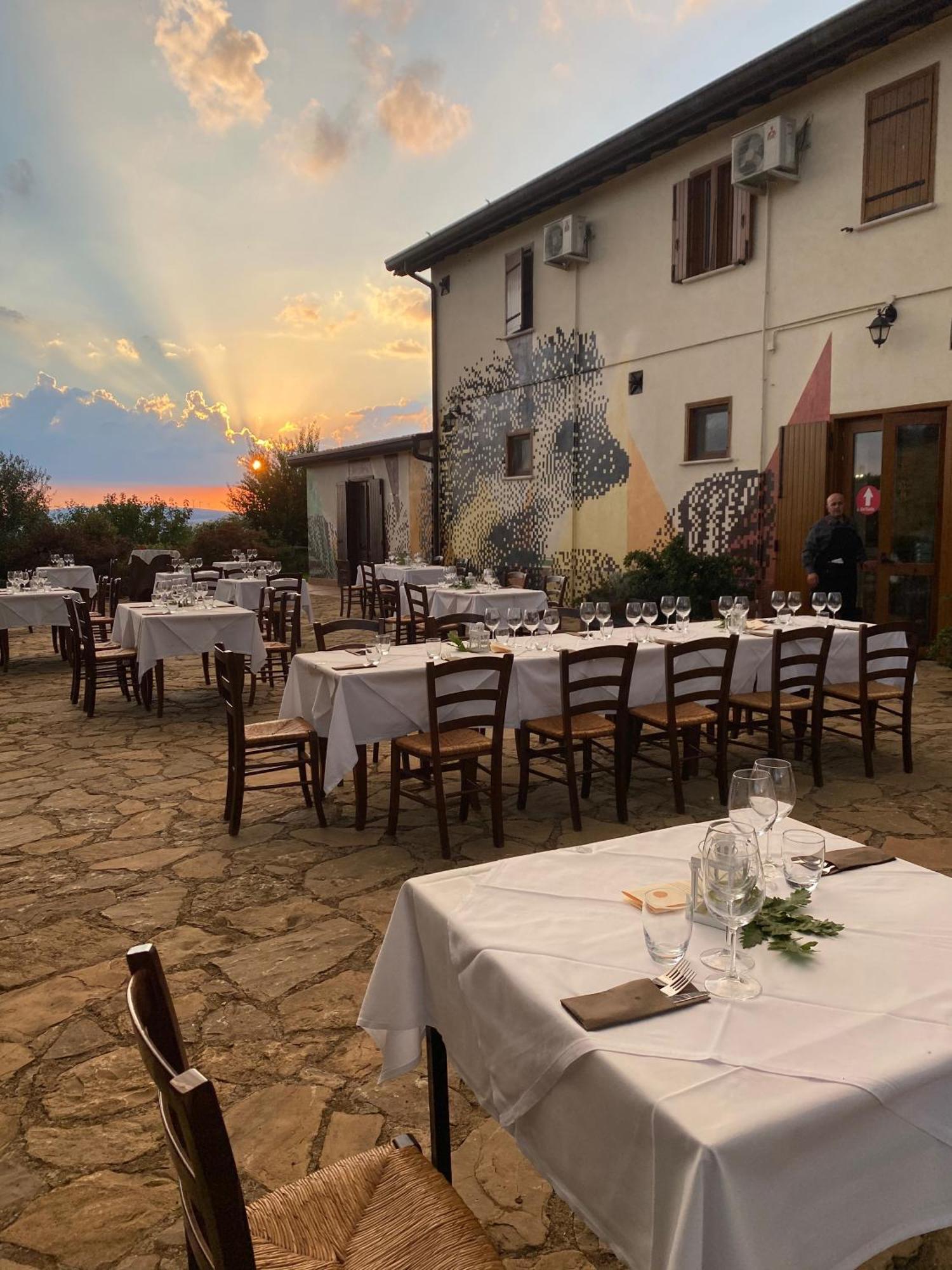Agriturismo Il Riccio 蒙蒂基奥 外观 照片